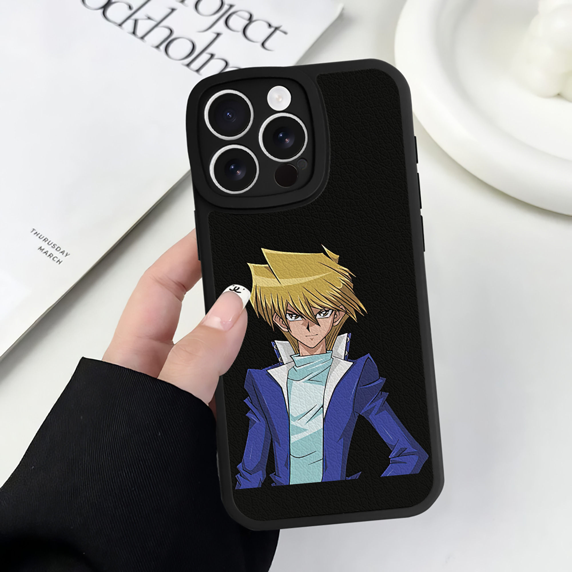 遊☆戯☆王 Yu-Gi-Oh! 【iPhone 16シリーズ対応】シリコンスマホケース（レザー調） 材質：シリコン